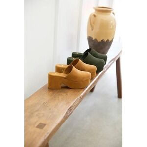 Beek Petrel Suede Platform Clogs Honey Tan Leather Mules Size 9